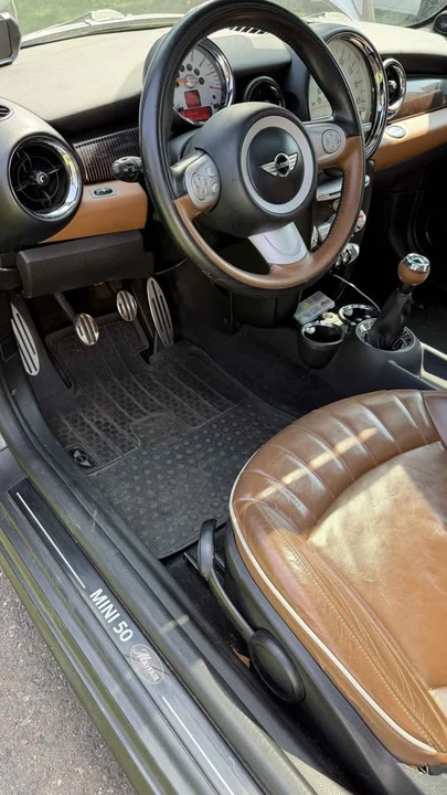 2010 Mini Coupe & Roadster - Image 2 of 10