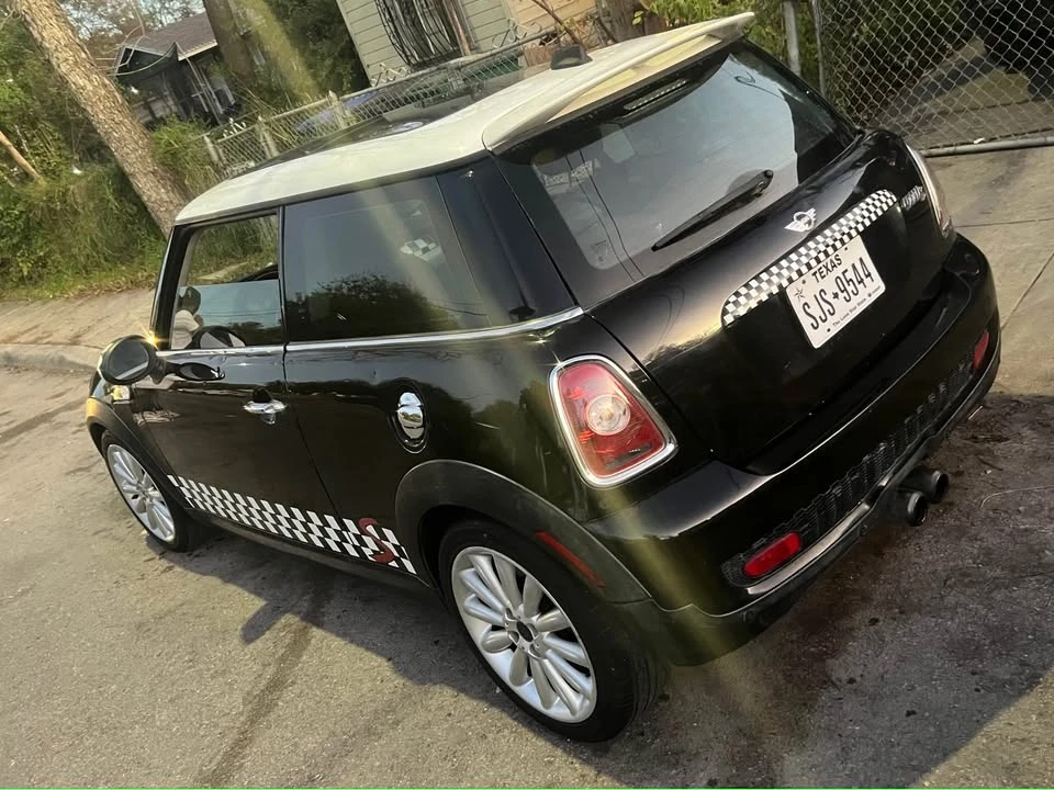 2010 Mini Mini 2nd Gen - Image 3 of 8