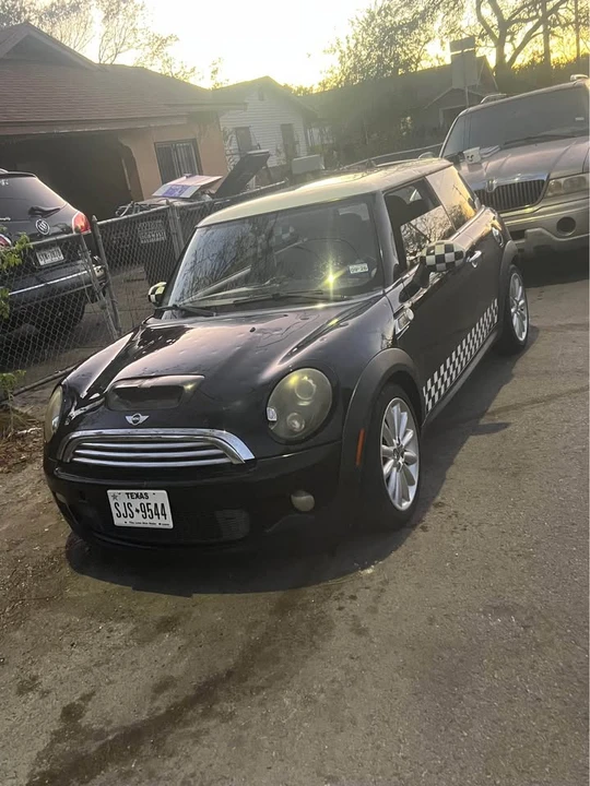 2010 Mini Mini 2nd Gen - Image 4 of 8