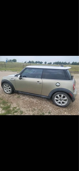 2010 Mini Mini 2nd Gen - Image 2 of 7