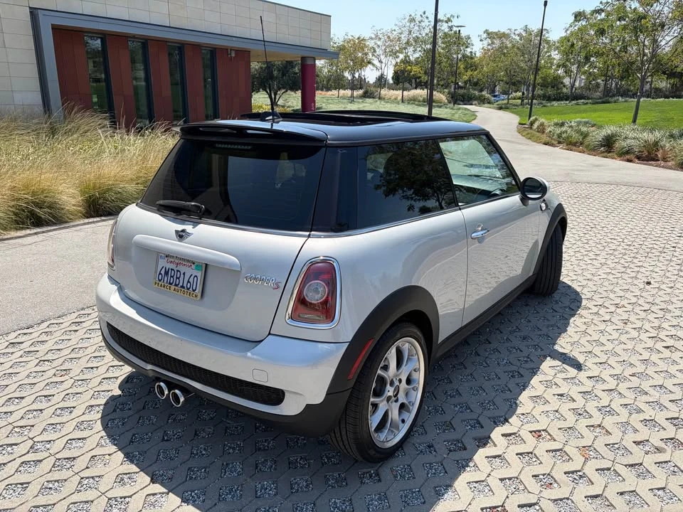 2010 Mini Mini 2nd Gen - Image 3 of 20
