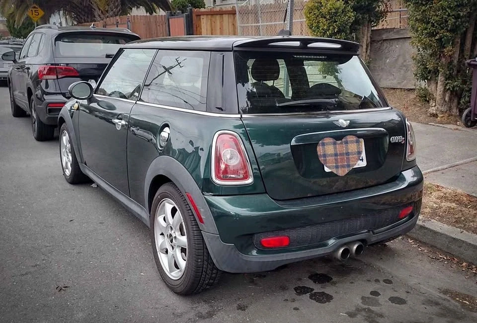 2010 Mini Coupe & Roadster - Image 2 of 4