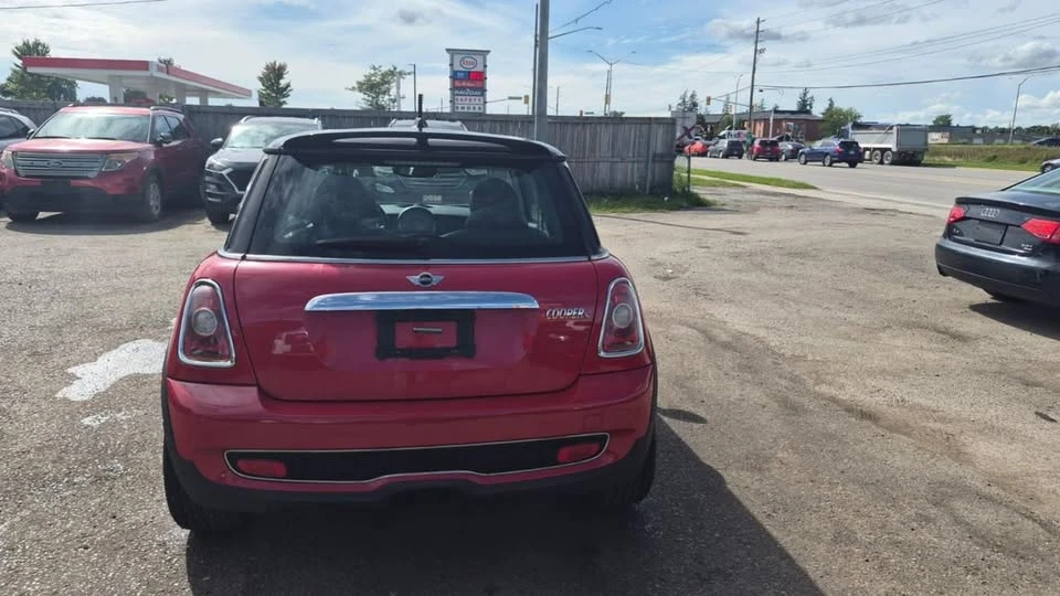 2010 Mini Mini 2nd Gen - Image 4 of 17