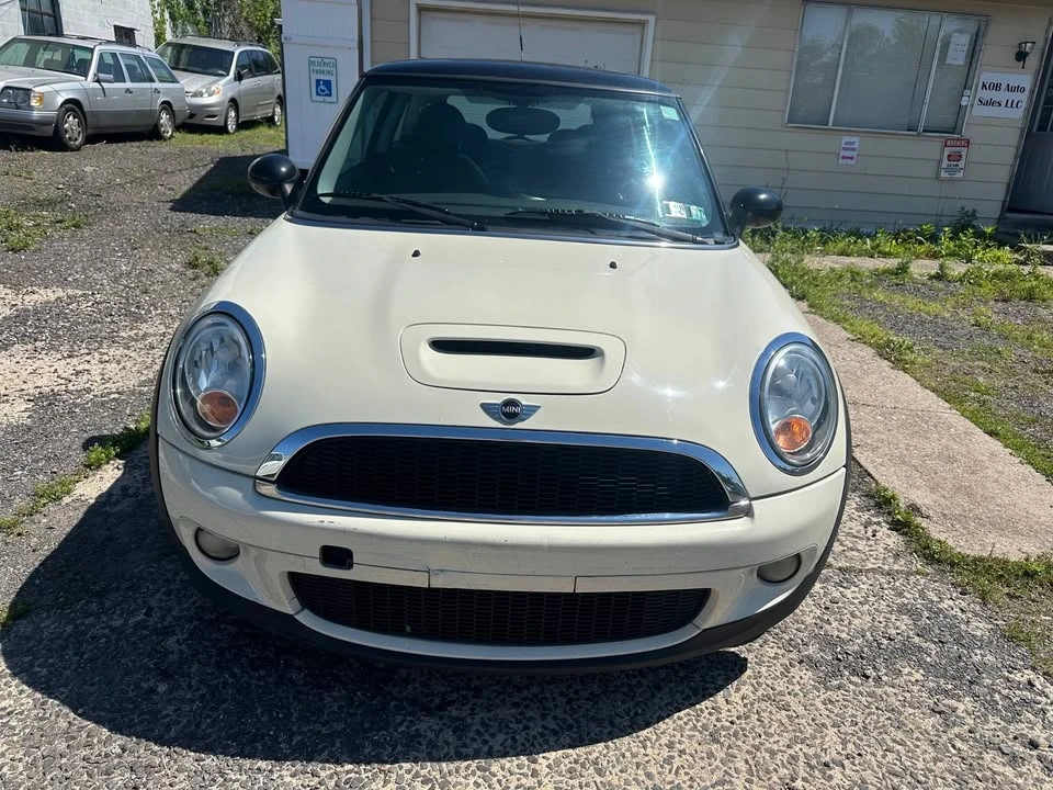 2010 Mini Mini 2nd Gen - Image 2 of 20