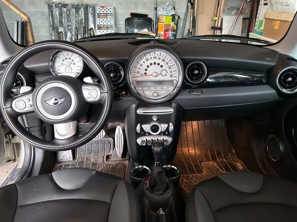 2010 Mini Mini 2nd Gen - Image 5 of 7