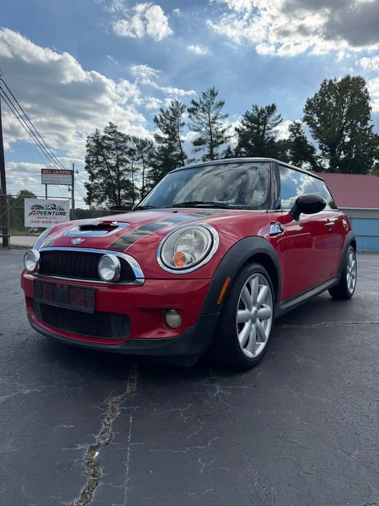 2010 Mini Mini 2nd Gen - Image 2 of 8