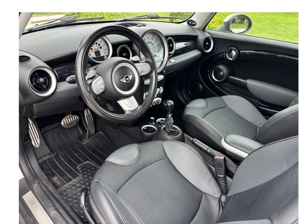 2010 Mini Mini 2nd Gen - Image 5 of 8
