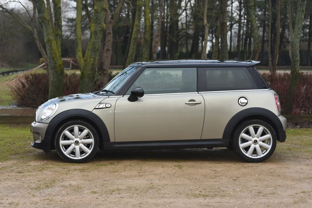 2010 Mini Mini 2nd Gen - Image 14 of 30
