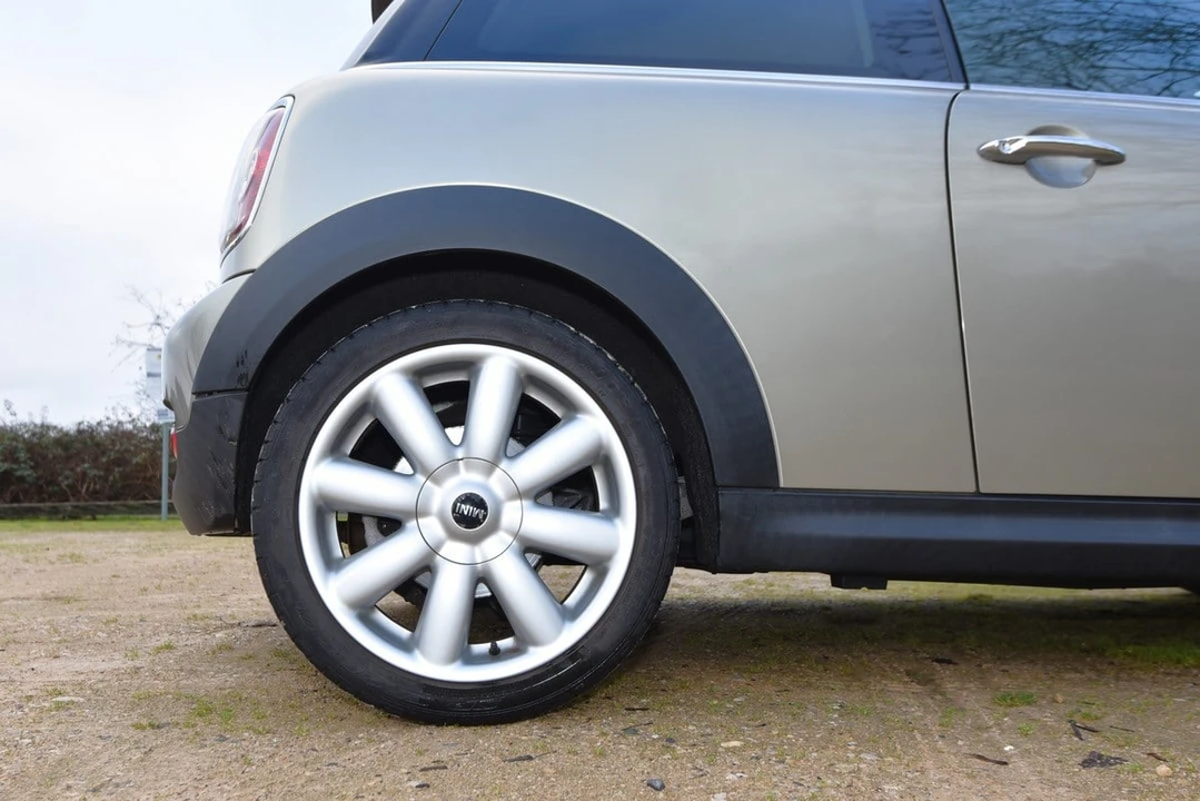 2010 Mini Mini 2nd Gen - Image 26 of 30