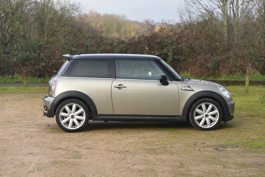 2010 Mini Mini 2nd Gen - Image 18 of 30