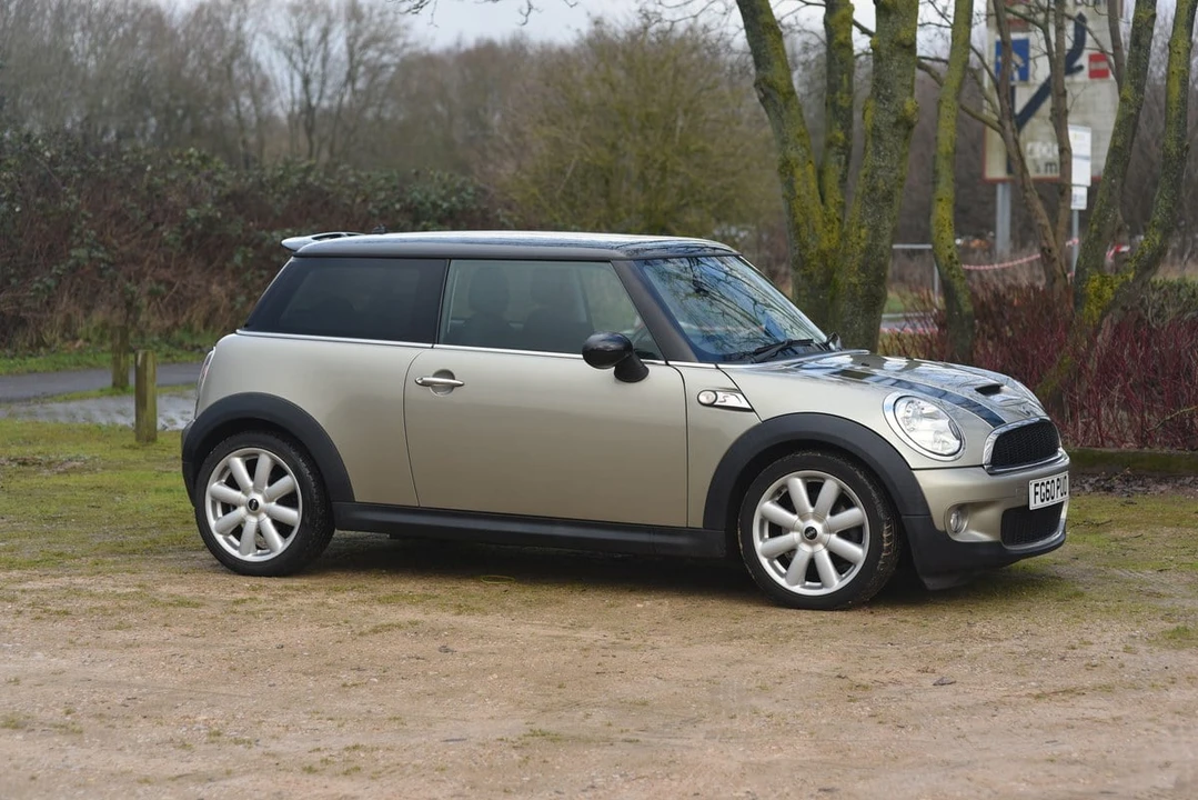 2010 Mini Mini 2nd Gen - Image 12 of 30