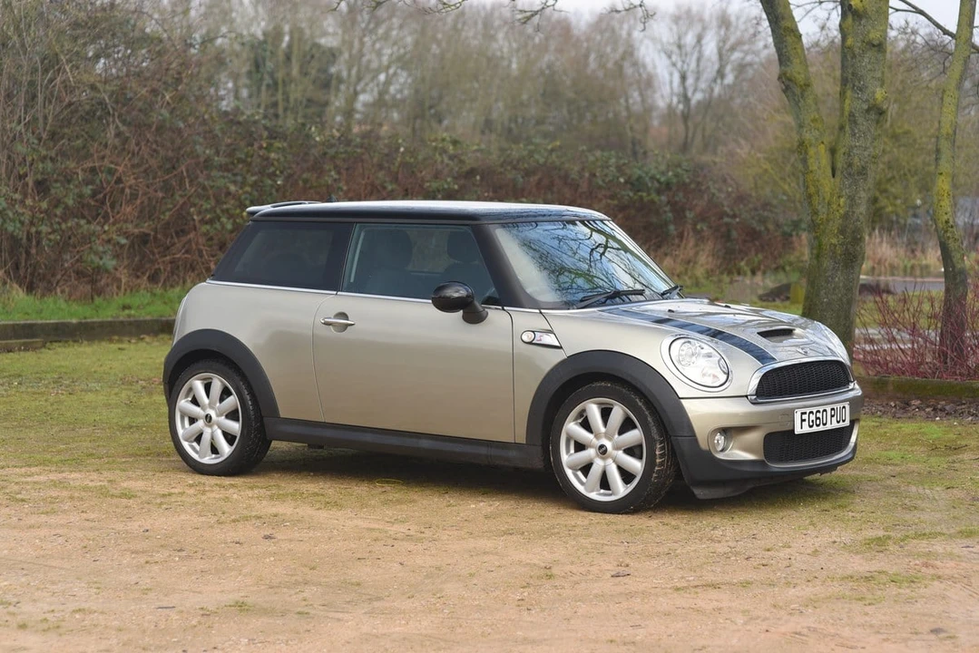 2010 Mini Mini 2nd Gen - Image 11 of 30