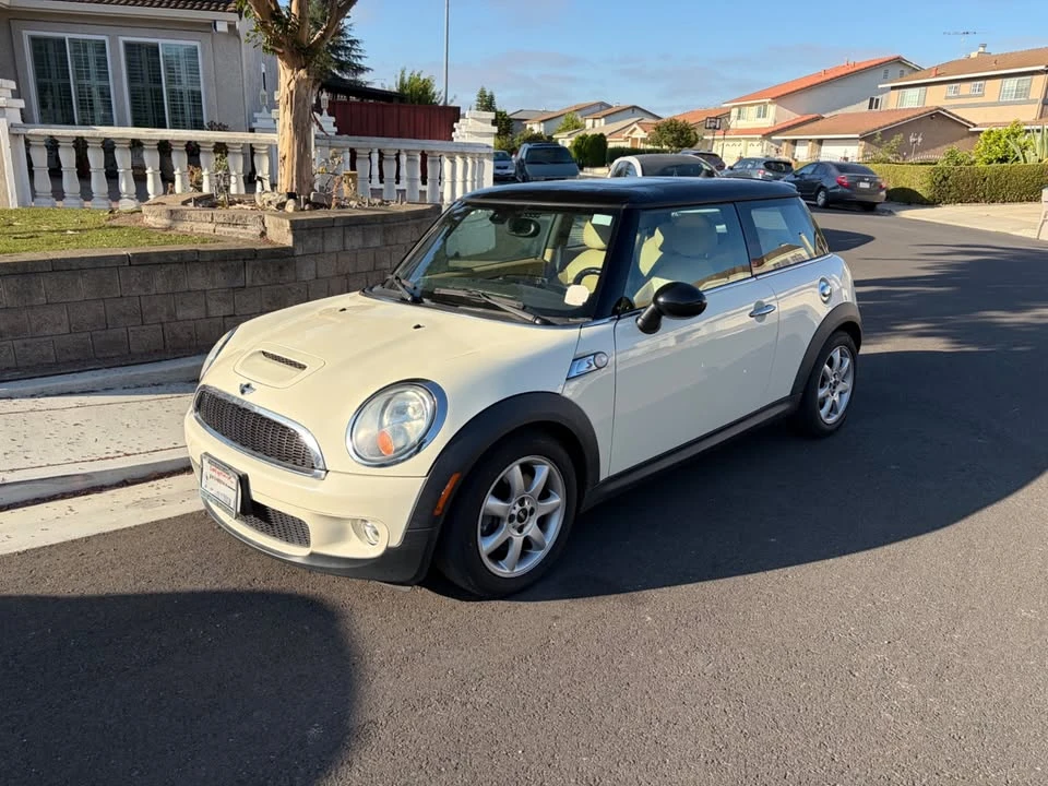 2010 Mini Mini 2nd Gen - Image 2 of 11