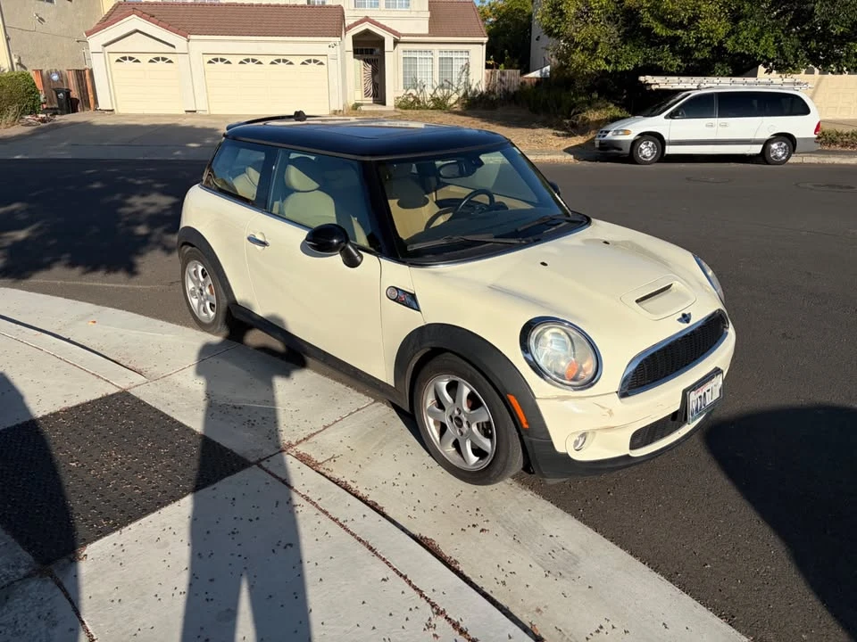 2010 Mini Mini 2nd Gen - Image 6 of 11