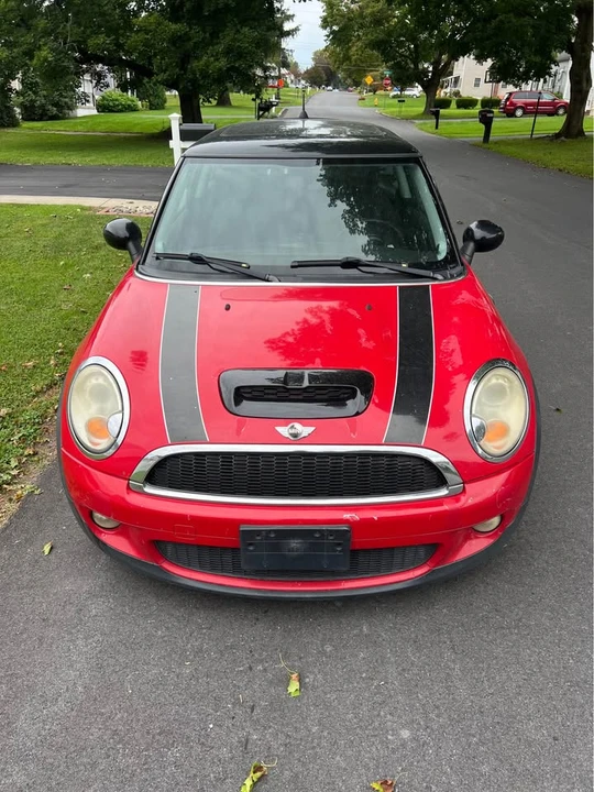2010 Mini Mini 2nd Gen - Image 2 of 9
