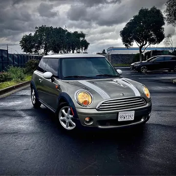 2010 MINI Cooper Classic Hatchback