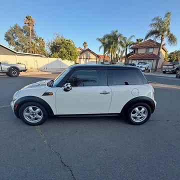 2010 MINI Hardtop 2 Door Cooper Classic Hatchback 2D