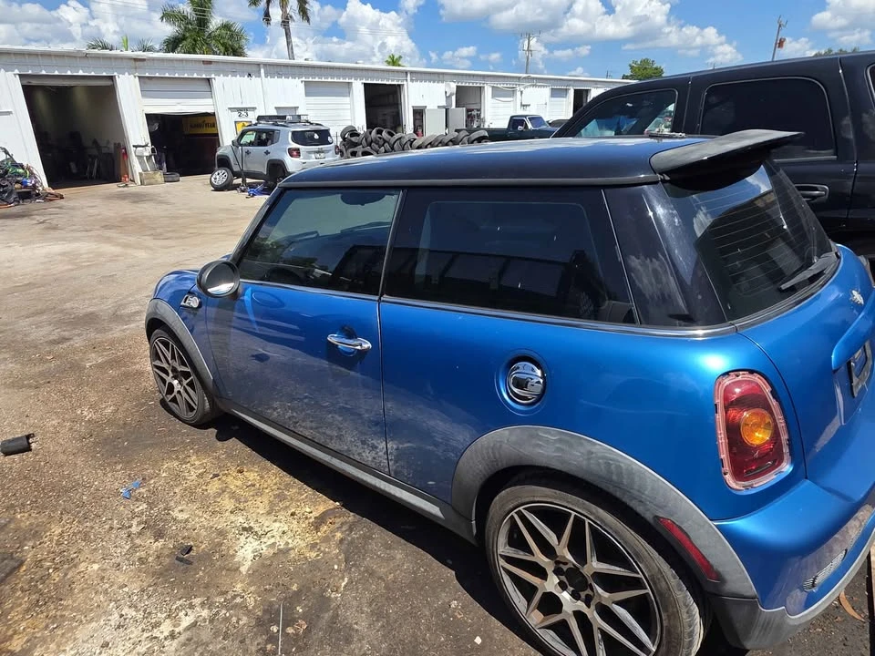2010 Mini Mini 2nd Gen - Image 5 of 5