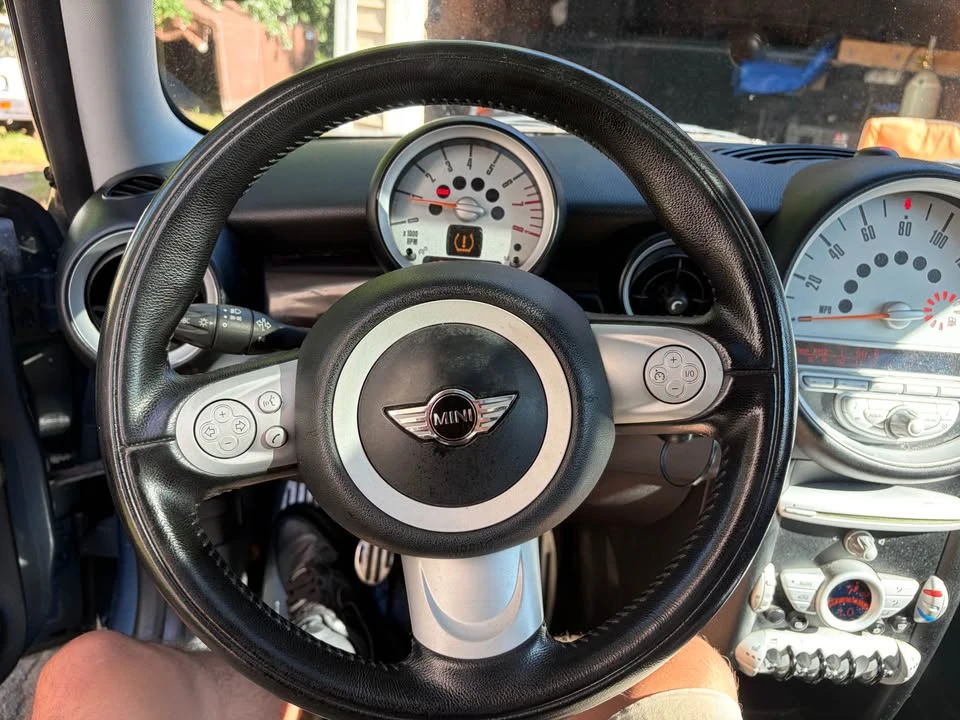 2010 Mini Mini 2nd Gen - Image 11 of 12