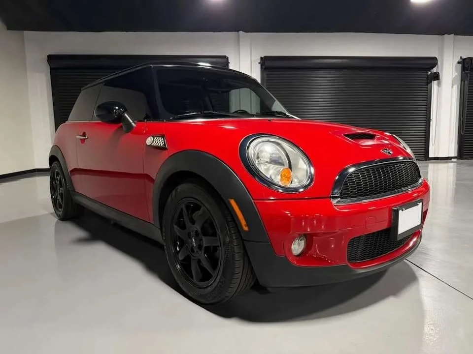 2010 Mini Mini 2nd Gen - Image 2 of 18