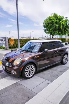 2010 MINI Hardtop Mayfair Special Edition