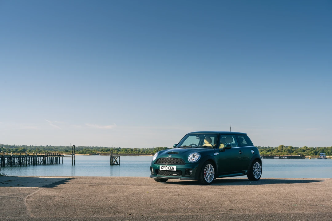 2010 Mini Mini John Cooper Works 2nd Gen - Image 17 of 31