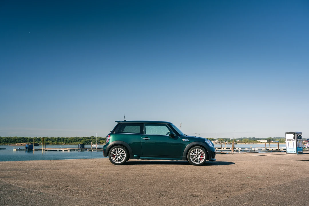 2010 Mini Mini John Cooper Works 2nd Gen - Image 13 of 31