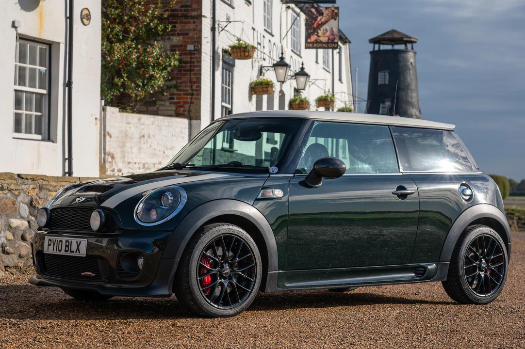 2010 Mini Mini John Cooper Works 2nd Gen - Image 6 of 31
