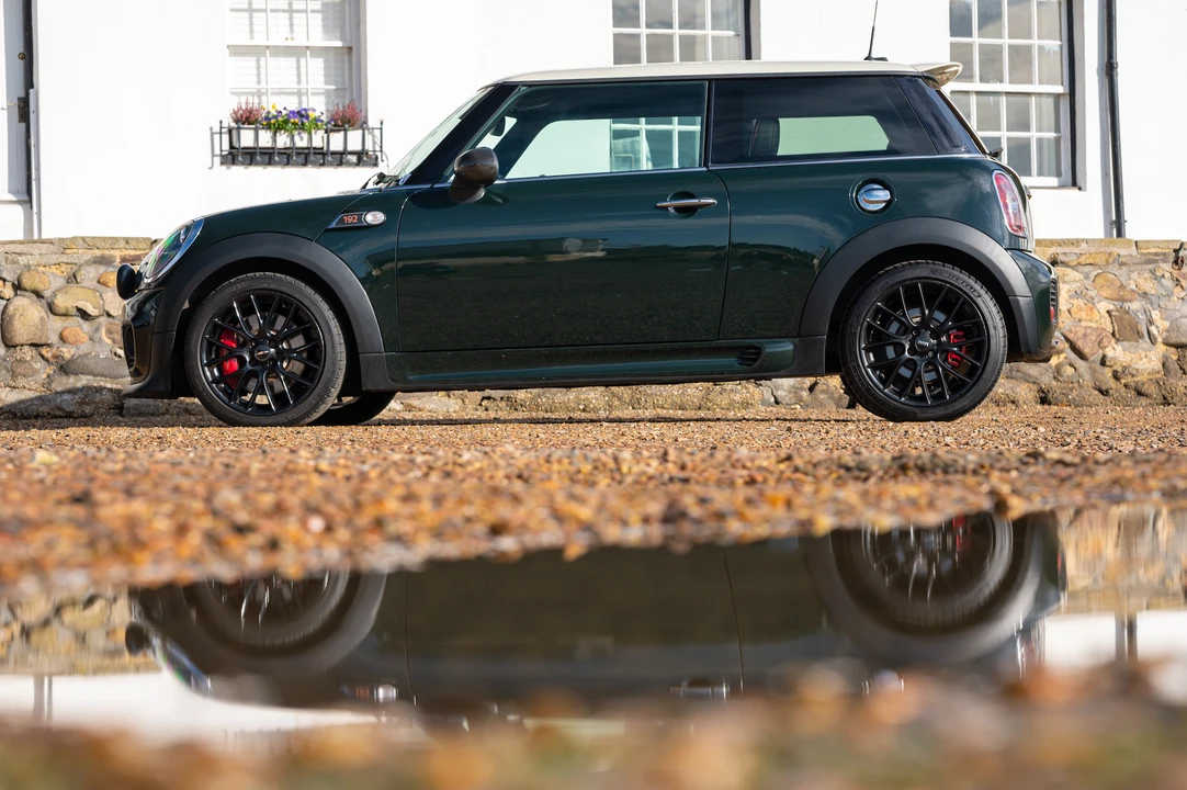 2010 Mini Mini John Cooper Works 2nd Gen - Image 8 of 31