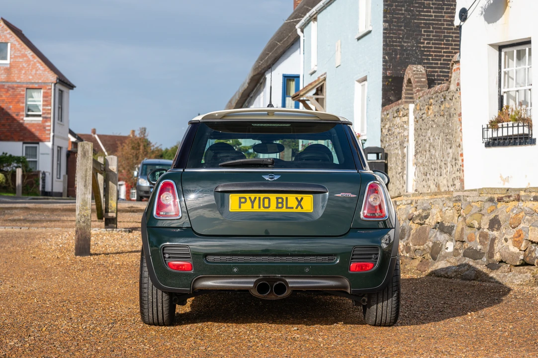 2010 Mini Mini John Cooper Works 2nd Gen - Image 10 of 31
