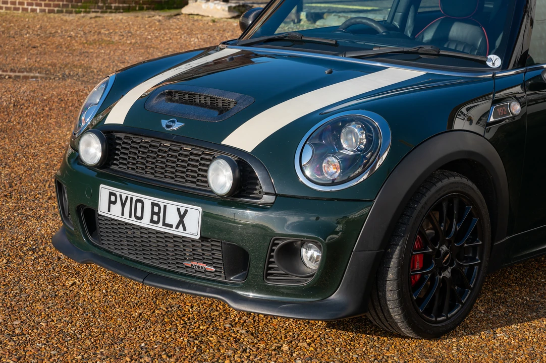 2010 Mini Mini John Cooper Works 2nd Gen - Image 16 of 31