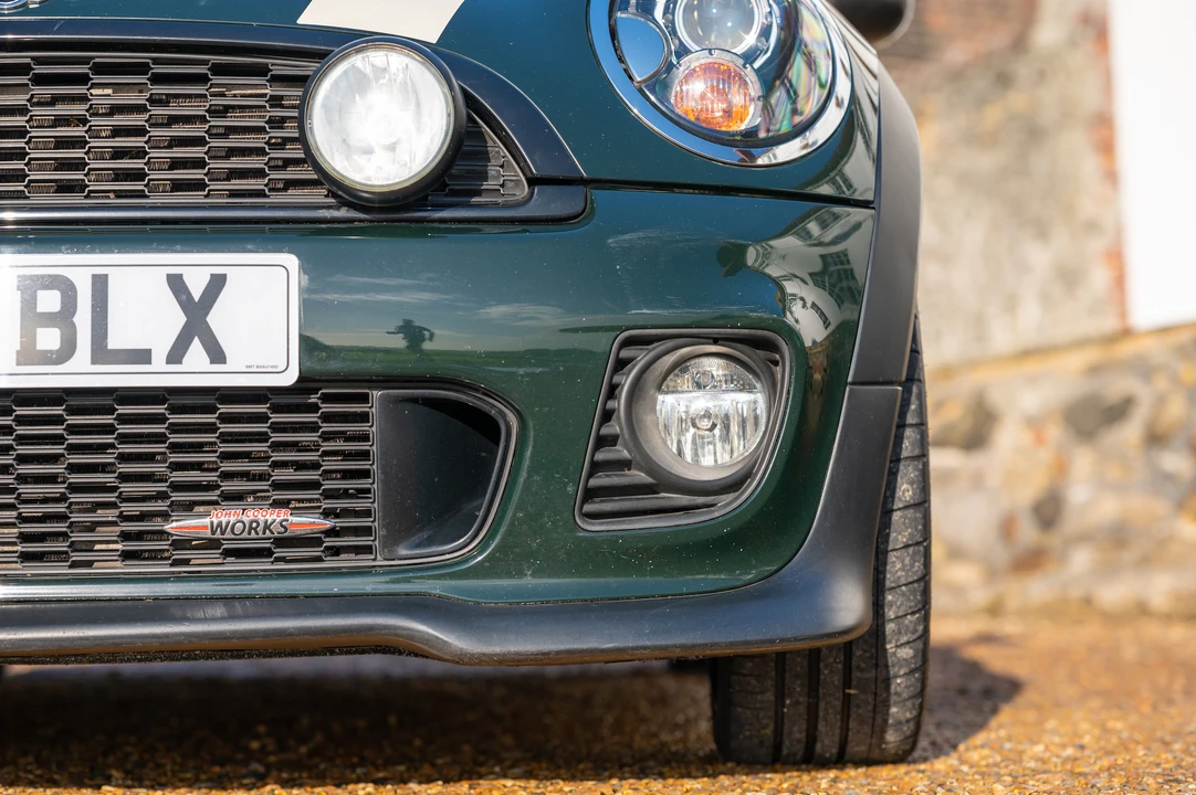 2010 Mini Mini John Cooper Works 2nd Gen - Image 24 of 31