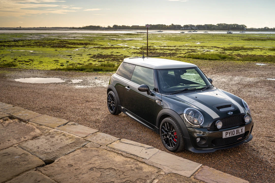 2010 Mini Mini John Cooper Works 2nd Gen - Image 26 of 31
