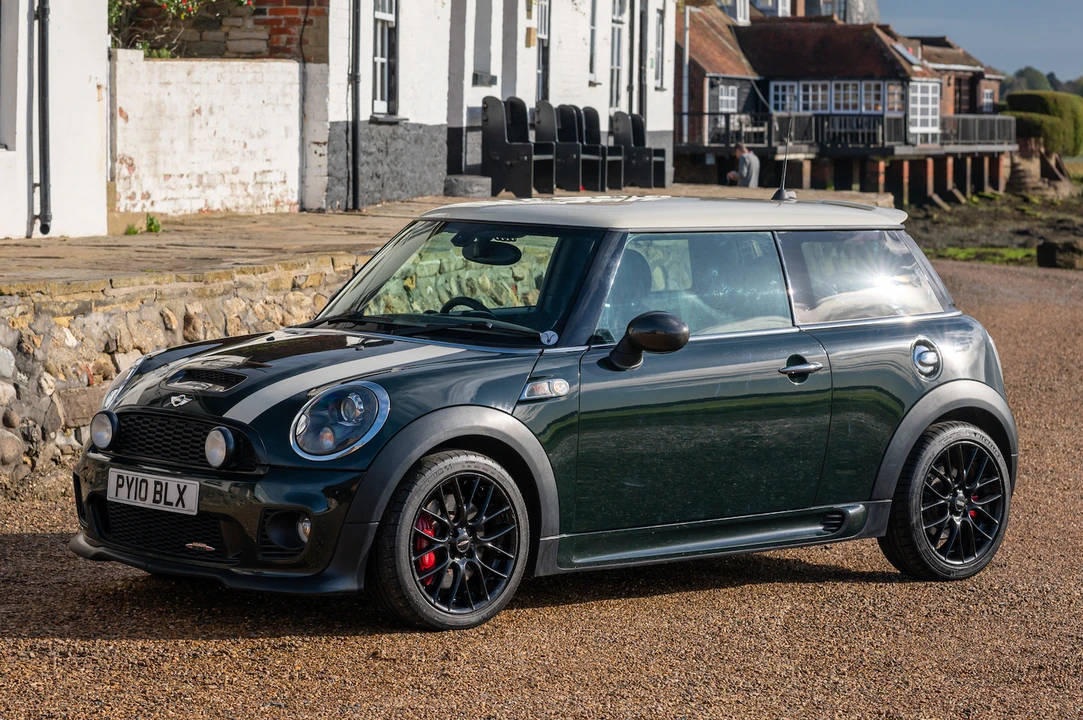 2010 Mini Mini John Cooper Works 2nd Gen - Image 2 of 31