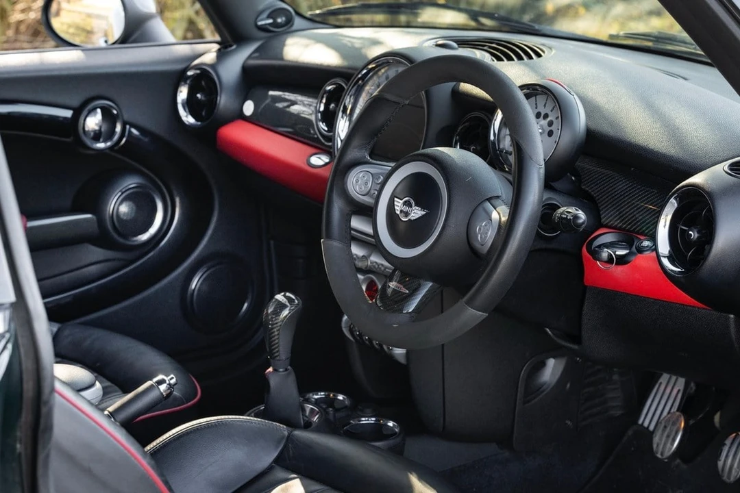 2010 Mini Mini John Cooper Works 2nd Gen - Image 13 of 30