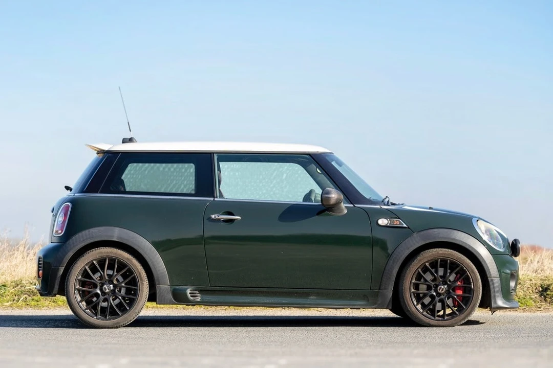 2010 Mini Mini John Cooper Works 2nd Gen - Image 6 of 30