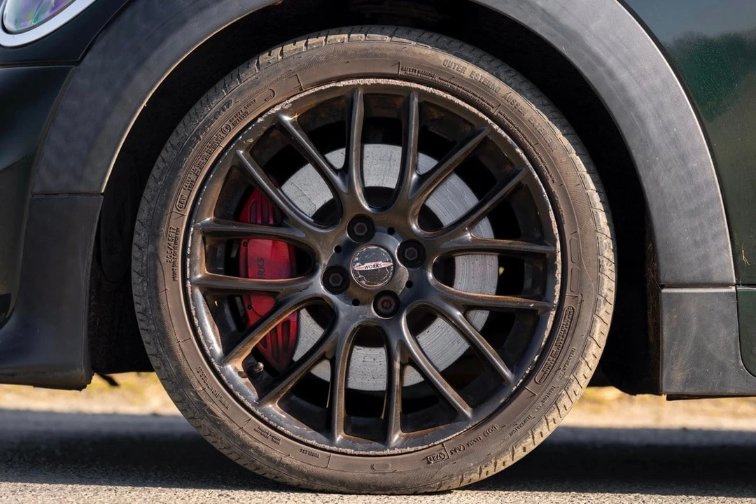 2010 Mini Mini John Cooper Works 2nd Gen - Image 11 of 30