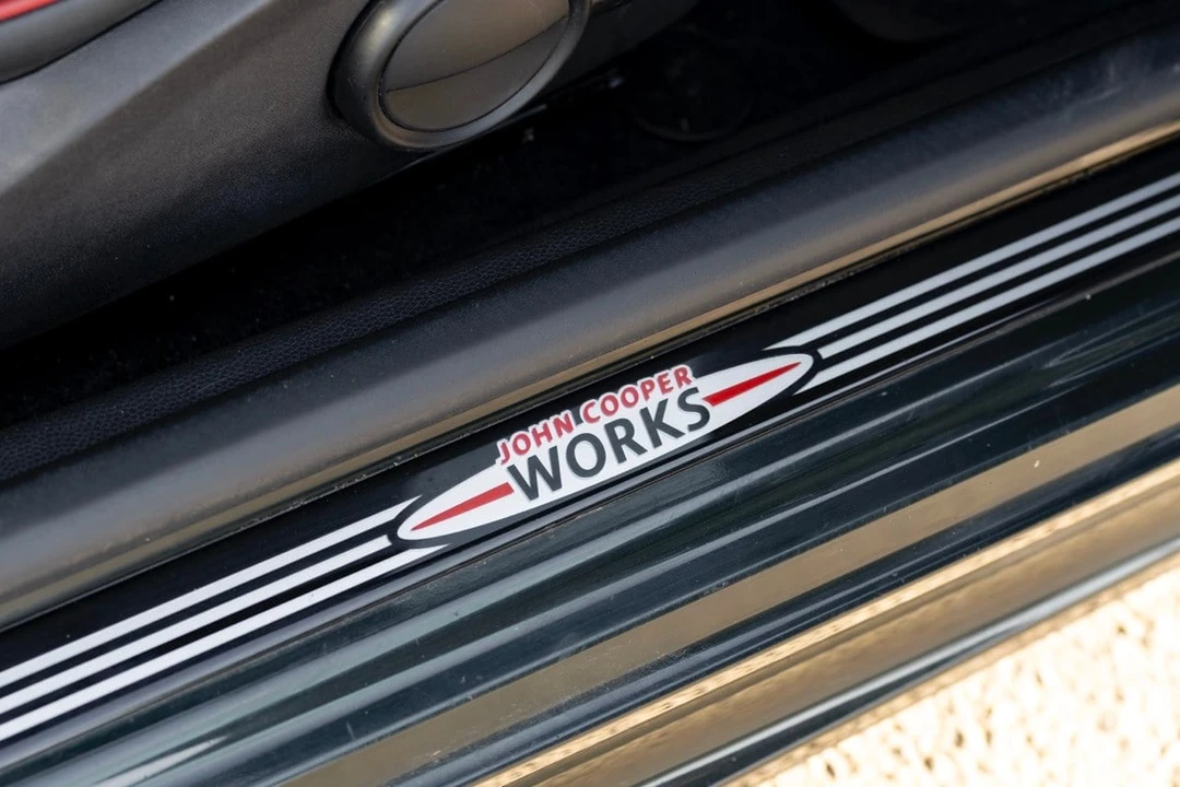 2010 Mini Mini John Cooper Works 2nd Gen - Image 25 of 30
