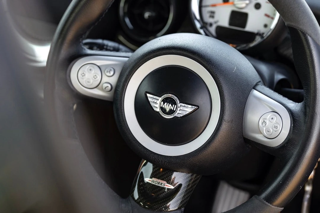 2010 Mini Mini John Cooper Works 2nd Gen - Image 15 of 30