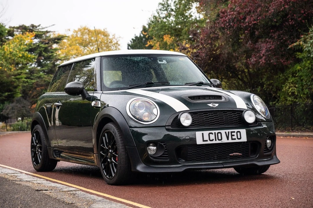 2010 Mini Mini John Cooper Works 2nd Gen - Image 3 of 30