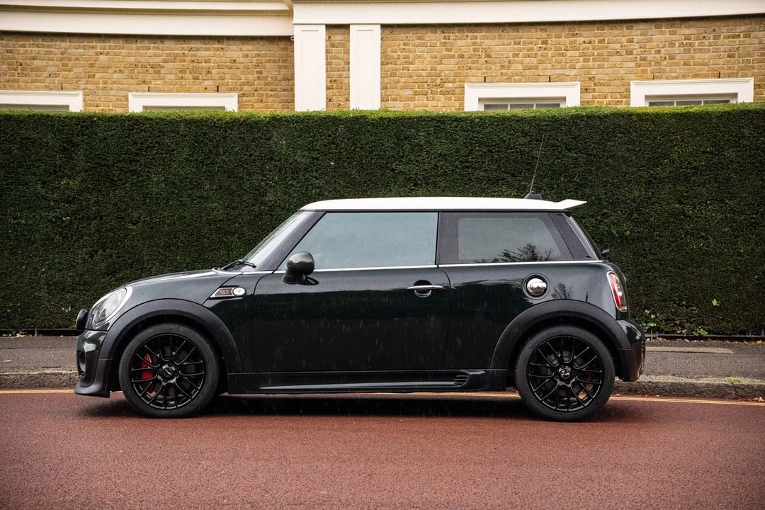 2010 Mini Mini John Cooper Works 2nd Gen - Image 13 of 30