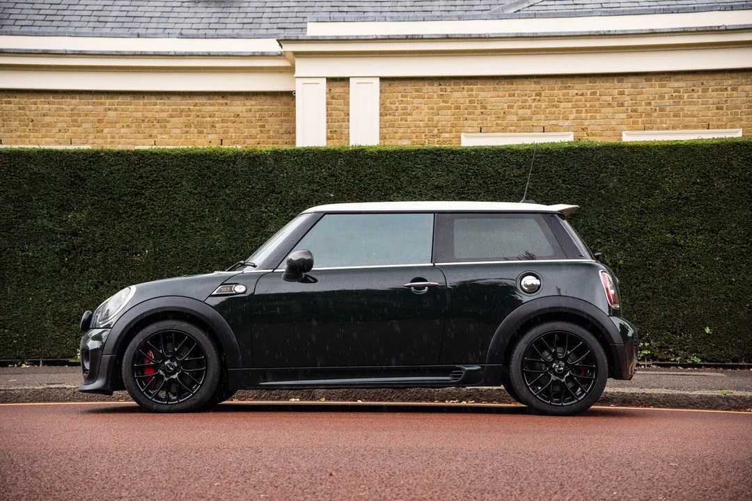 2010 Mini Mini John Cooper Works 2nd Gen - Image 14 of 30