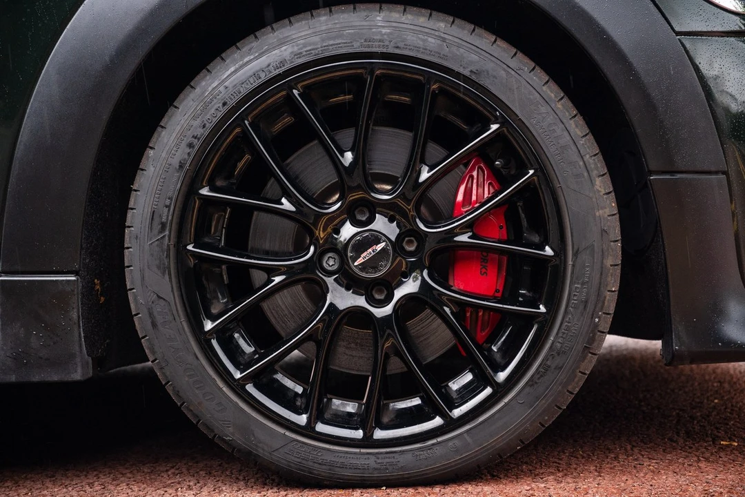 2010 Mini Mini John Cooper Works 2nd Gen - Image 22 of 30