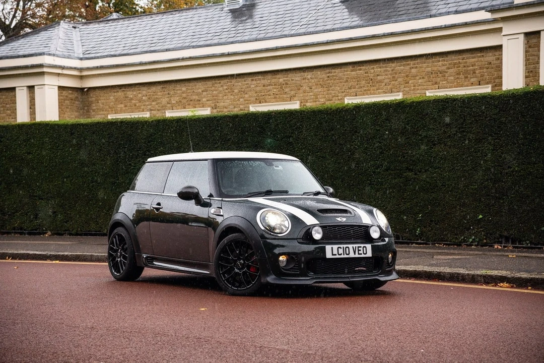 2010 Mini Mini John Cooper Works 2nd Gen - Image 4 of 30