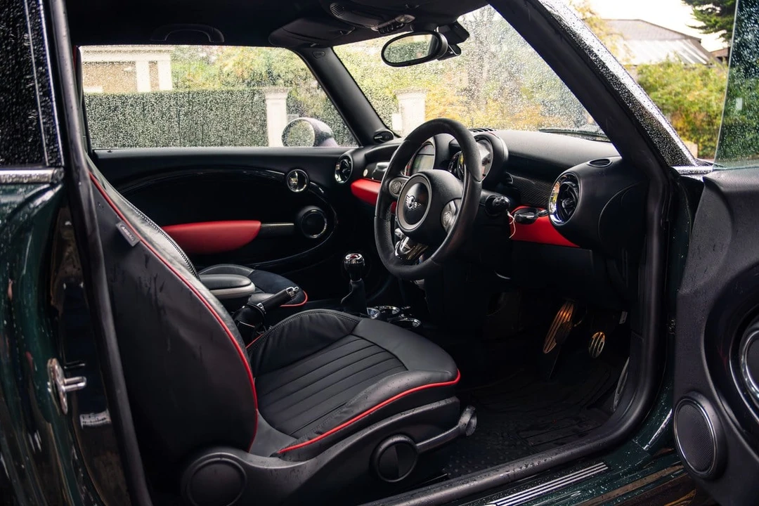 2010 Mini Mini John Cooper Works 2nd Gen - Image 26 of 30