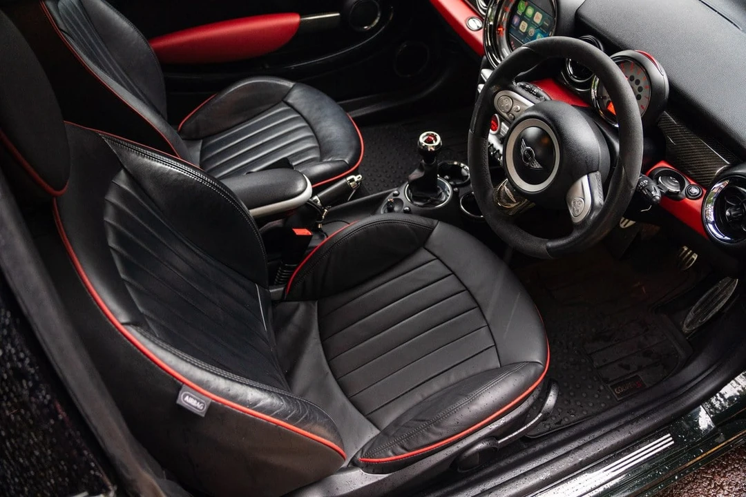 2010 Mini Mini John Cooper Works 2nd Gen - Image 27 of 30