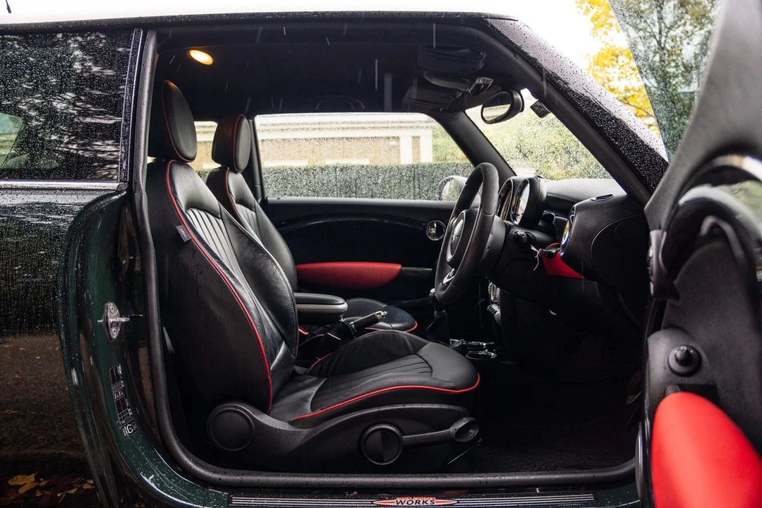 2010 Mini Mini John Cooper Works 2nd Gen - Image 29 of 30