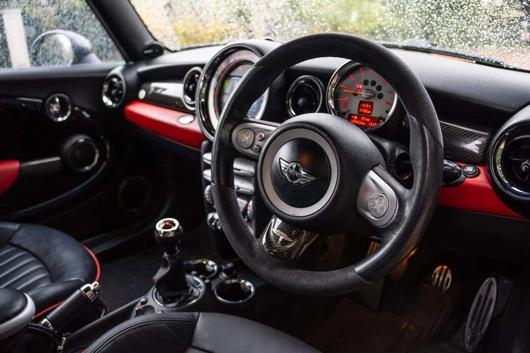 2010 Mini Mini John Cooper Works 2nd Gen - Image 28 of 30