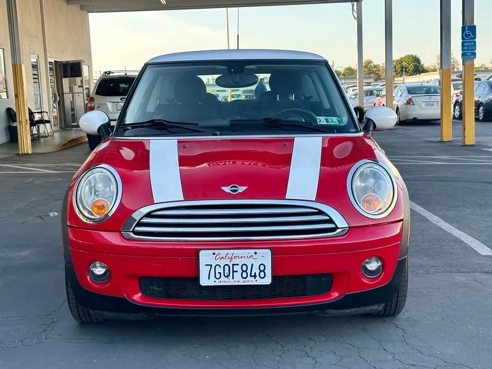 2010 Mini Mini 2nd Gen - Image 2 of 14
