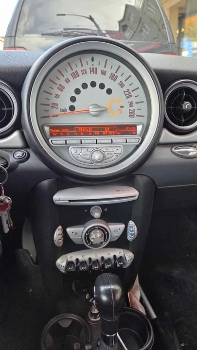 2010 Mini Mini 2nd Gen - Image 5 of 7
